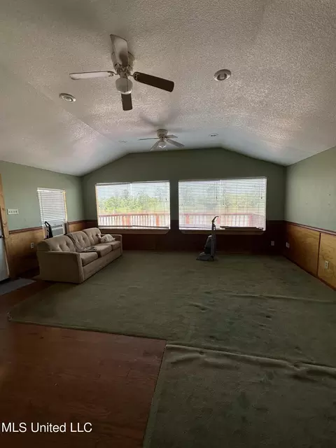 8344 Cochran Ave, Moss Point, MS 39562 photo 9