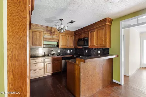 Kitchen - 119 Fox Run Dr, Mendenhall, MS 39114 photo 1 of 2