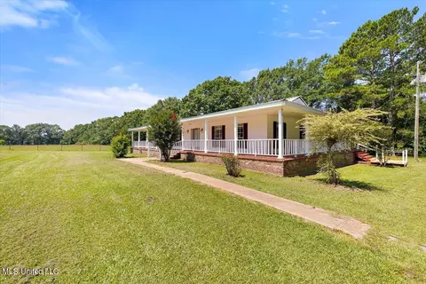 Exterior - 119 Fox Run Dr, Mendenhall, MS 39114 photo 2 of 9