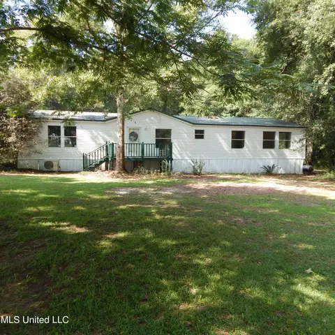 195 Ellis Hodge, Lucedale, MS 39452