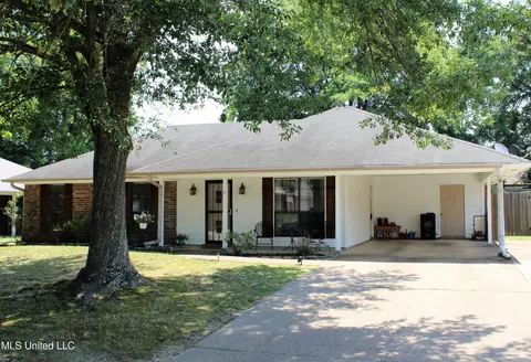 6670 Valerie Dr, Olive Branch, MS 38654