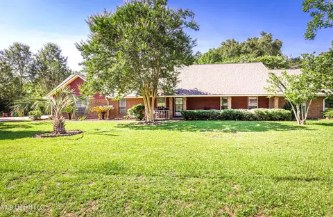 19469 Bell Ln, Saucier, MS 39574