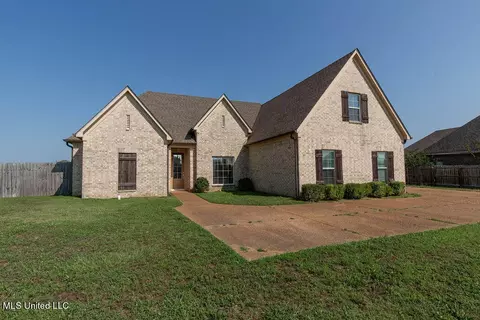 2800 S Cherry Dr, Southaven, MS 38672