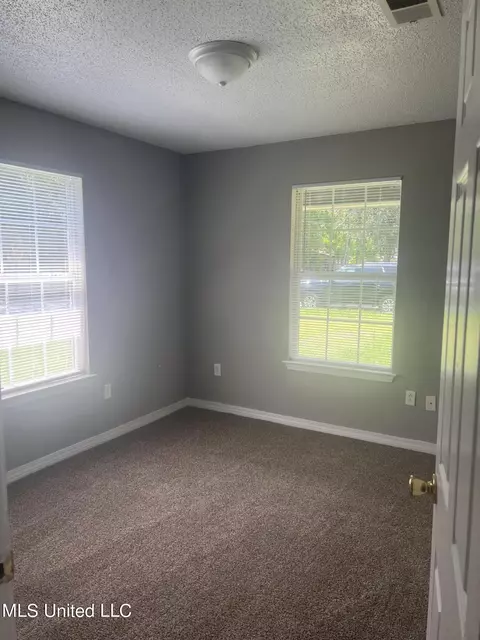 3800 Jeffery Rd, Moss Point, MS 39563 photo 6