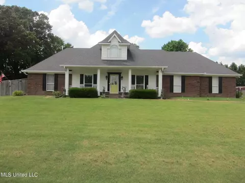 4949 Henry Dr, Southaven, MS 38672