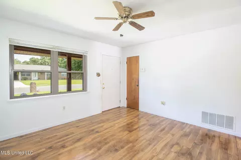 1122 Leigh St, Long Beach, MS 39560 photo 2