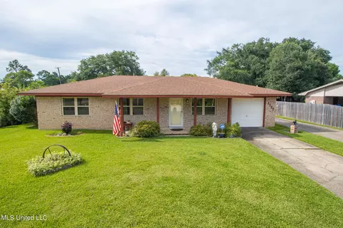 1122 Leigh St, Long Beach, MS 39560