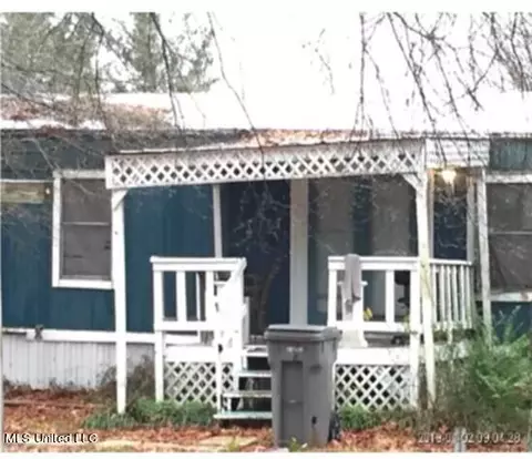 9131 Old West Point Rd, Starkville, MS 39759