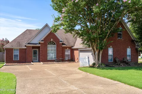 9583 S Meade Cir, Olive Branch, MS 38654