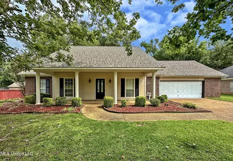 325 Hunters Ridge Dr, Clinton, MS 39056