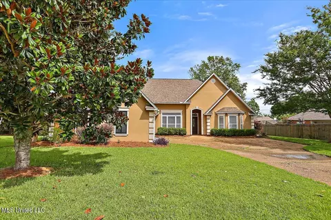 102 Apple Blossom Dr, Brandon, MS 39047