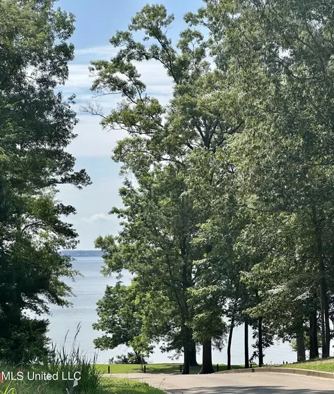 N Natchez Drive, Madison, MS 39110