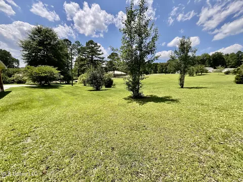 126 Colonial Cir, Magee, MS 39111 photo 4