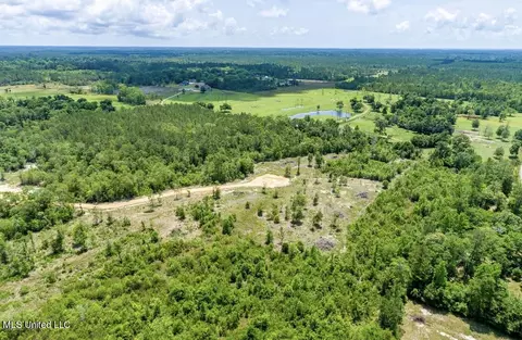 Mo's Rd., Kiln, MS 39556