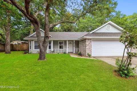 9412 Meadowlark Ave, Ocean Springs, MS 39564