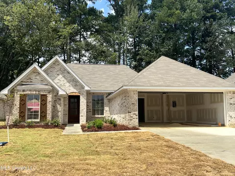 519 Silver Hill Dr, Pearl, MS 39208