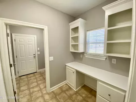 301 Seminole Cir, Terry, MS 39170 photo 11