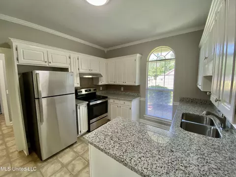 301 Seminole Cir, Terry, MS 39170 photo 9