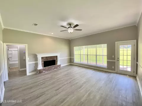 301 Seminole Cir, Terry, MS 39170 photo 5