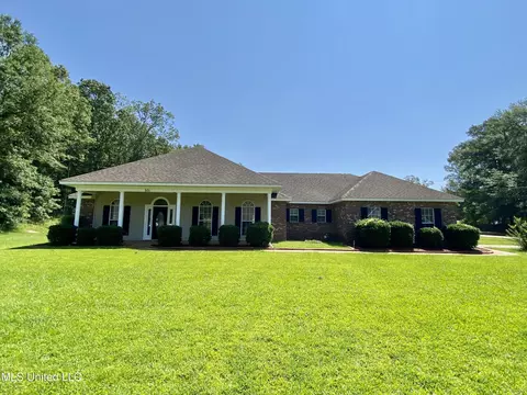 301 Seminole Cir, Terry, MS 39170