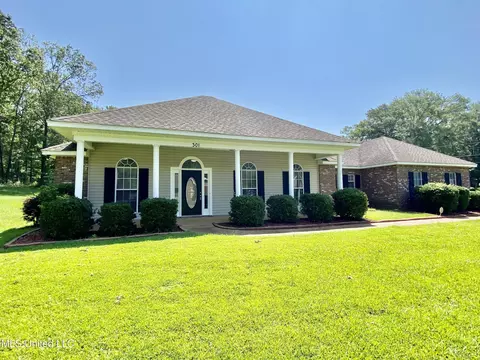 301 Seminole Cir, Terry, MS 39170 photo 2