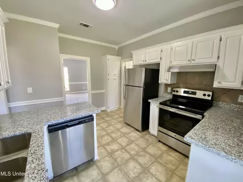 301 Seminole Cir, Terry, MS 39170 photo 10