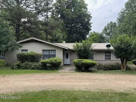 2310 Grenada Blvd, Greenwood, MS 38930