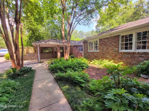 1820 Pinehurst St, Jackson, MS 39202 photo 2