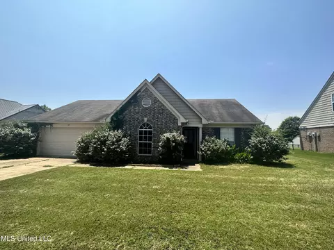 113 Oakleigh Dr, Batesville, MS 38606