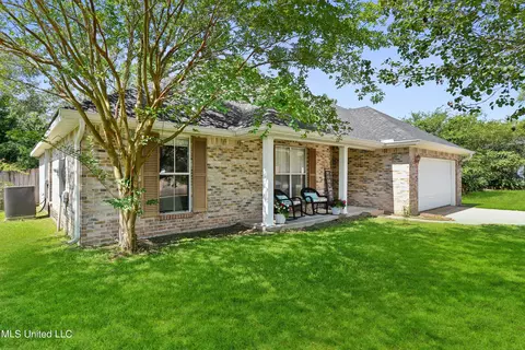 15077 Warren Dr, Gulfport, MS 39503