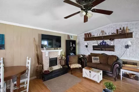 5285 Adams Station Rd, Edwards, MS 39066 photo 3