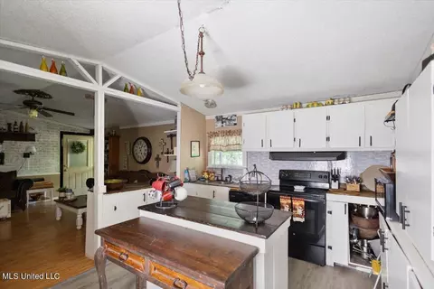5285 Adams Station Rd, Edwards, MS 39066 photo 2