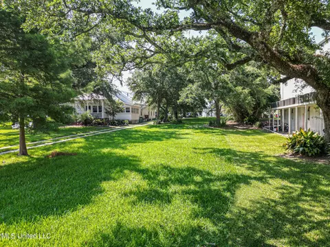 214 E 2nd St, Pass Christian, MS 39571 photo 2