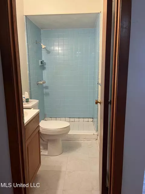 5112 Center Dr, Moss Point, MS 39563 photo 11