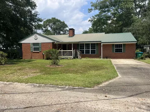 5112 Center Dr, Moss Point, MS 39563 photo 3