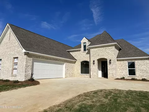 114 Sweetbriar Dr, Canton, MS 39046