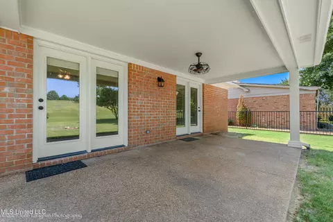 477 Fairway Oaks Dr, Hernando, MS 38632 photo 6