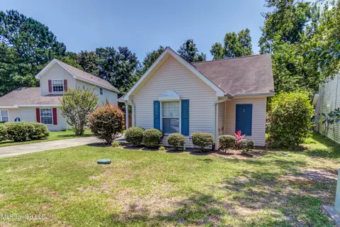4590 Laurelwood Dr, D'iberville, MS 39540