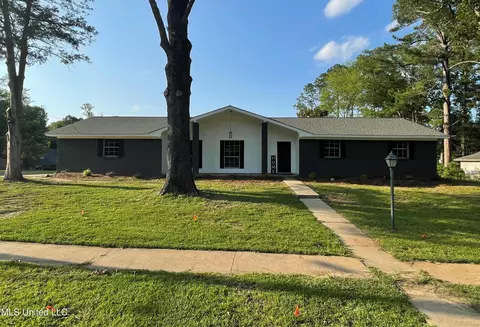 1600 Melrose Pl, Clinton, MS 39056