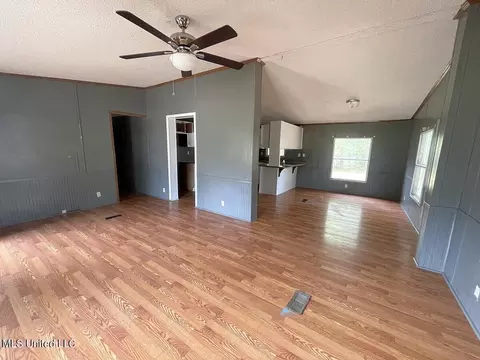 18365 Leslis Ln, Saucier, MS 39574 photo 3