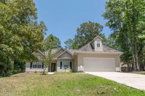 202 Driftwood Rd, Carriere, MS 39426