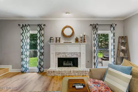 555 Cliffview Dr, Brandon, MS 39047 photo 7