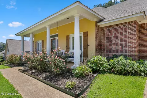 555 Cliffview Dr, Brandon, MS 39047 photo 2