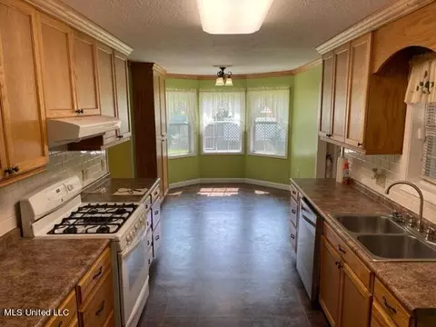 109 Eastgate Cir, Forest, MS 39074 photo 6