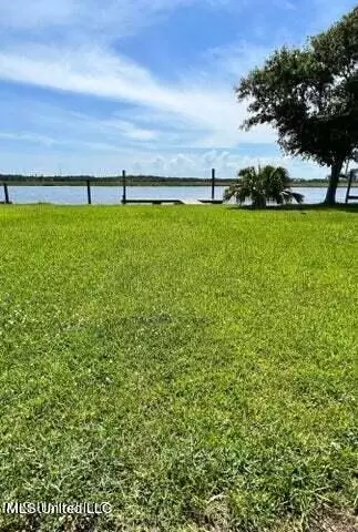 10217 S River Dr, Biloxi, MS 39532