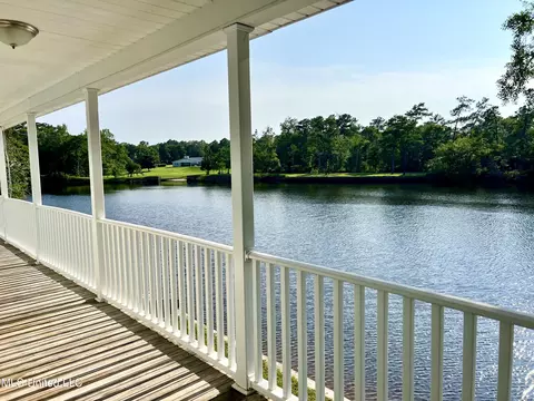 12049 Motsie Cir, Biloxi, MS 39532