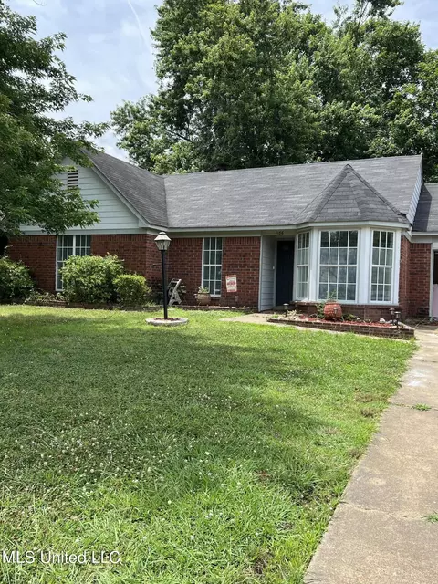 4186 Brighton Dr, Horn Lake, MS 38637