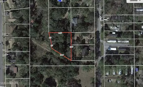 749 Blackledge Ln, Biloxi, MS 39532 photo 2