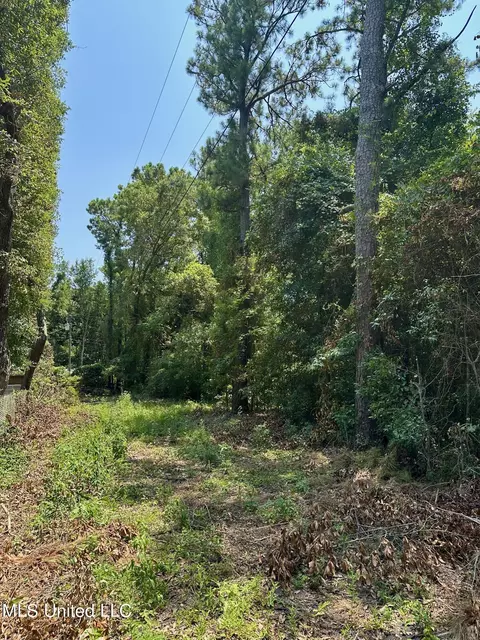 749 Blackledge Ln, Biloxi, MS 39532
