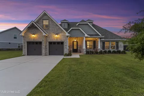 5853 Windmill St, Ocean Springs, MS 39564